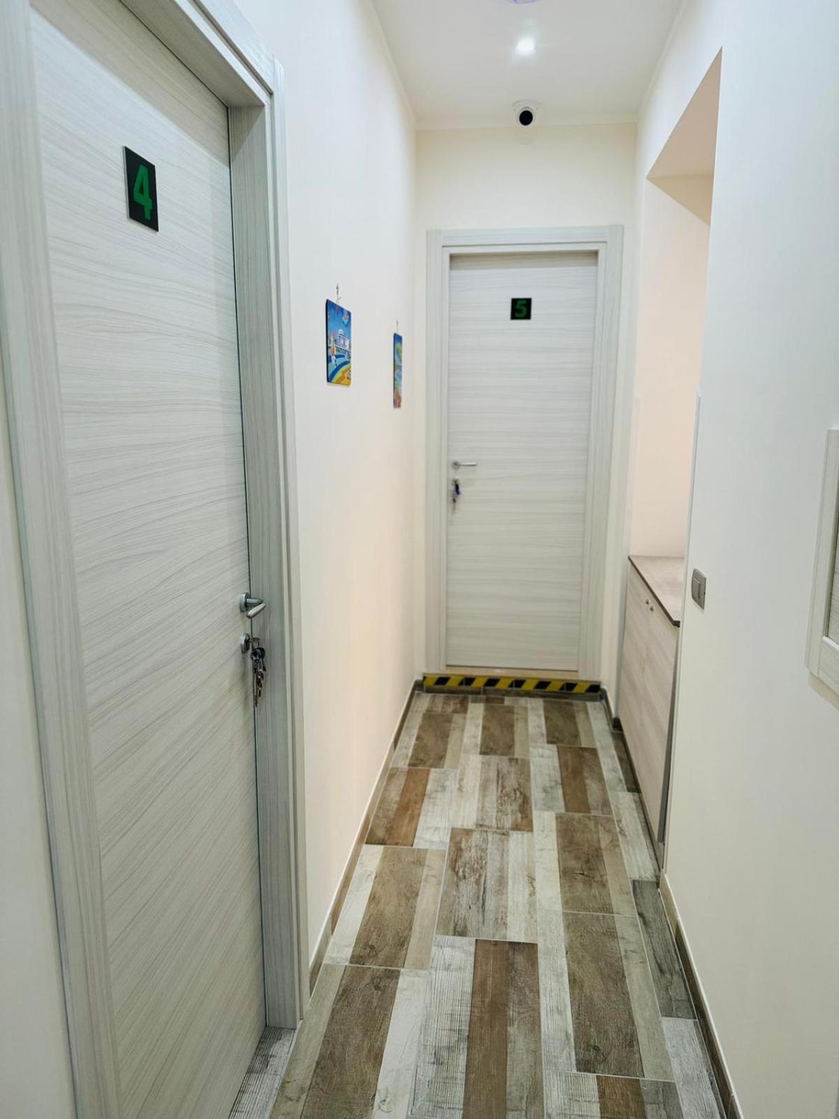 Hotel Punto House Ferrovia Neapel Exterior foto