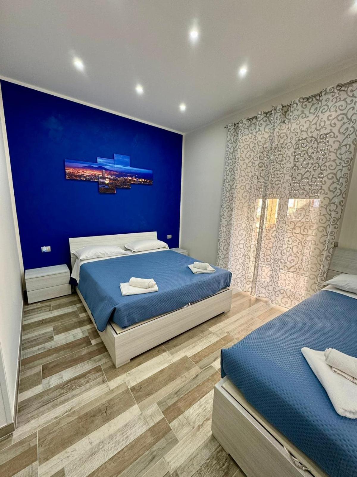 Hotel Punto House Ferrovia Neapel Exterior foto